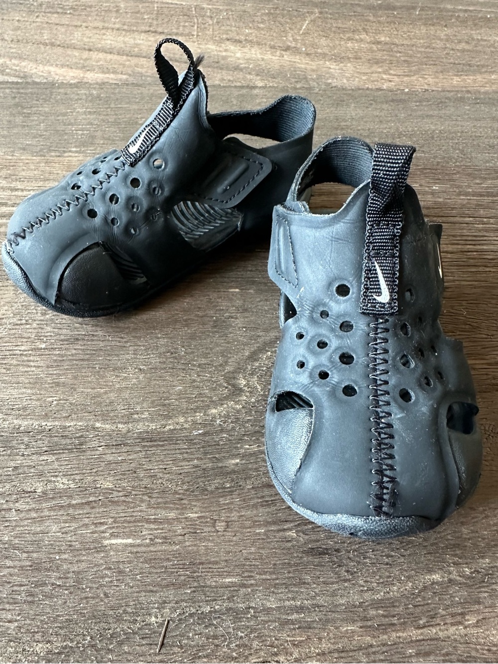 Nike Kids Black Water Sandals - size 5 Toddler